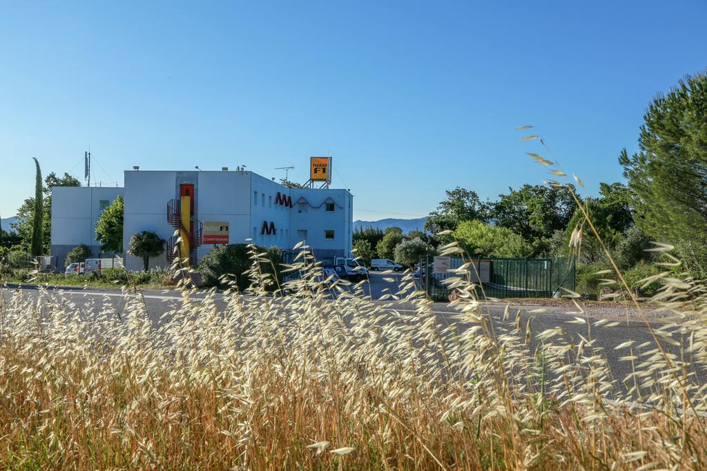 Hotelf1 Le Luc Le Cannet Des Maures Exterior foto