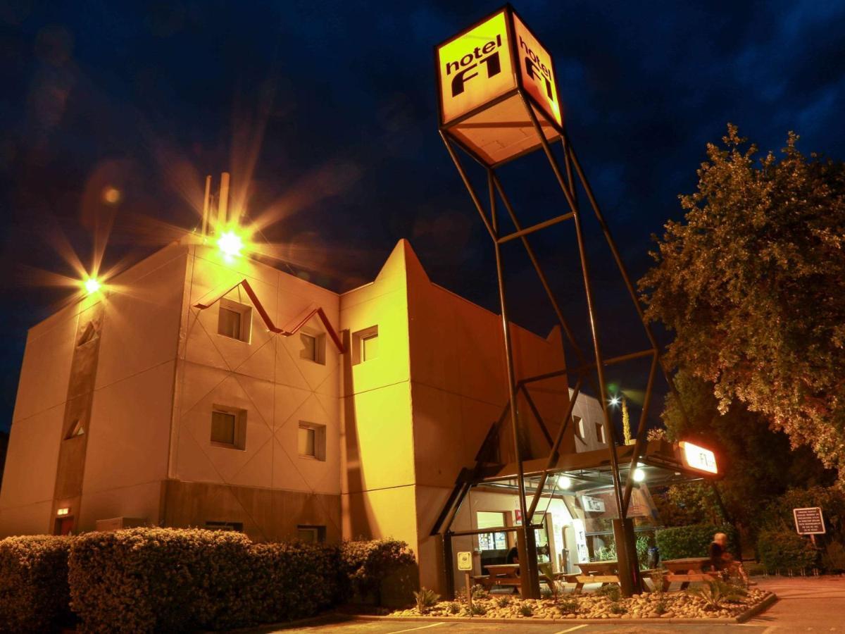 Hotelf1 Le Luc Le Cannet Des Maures Exterior foto